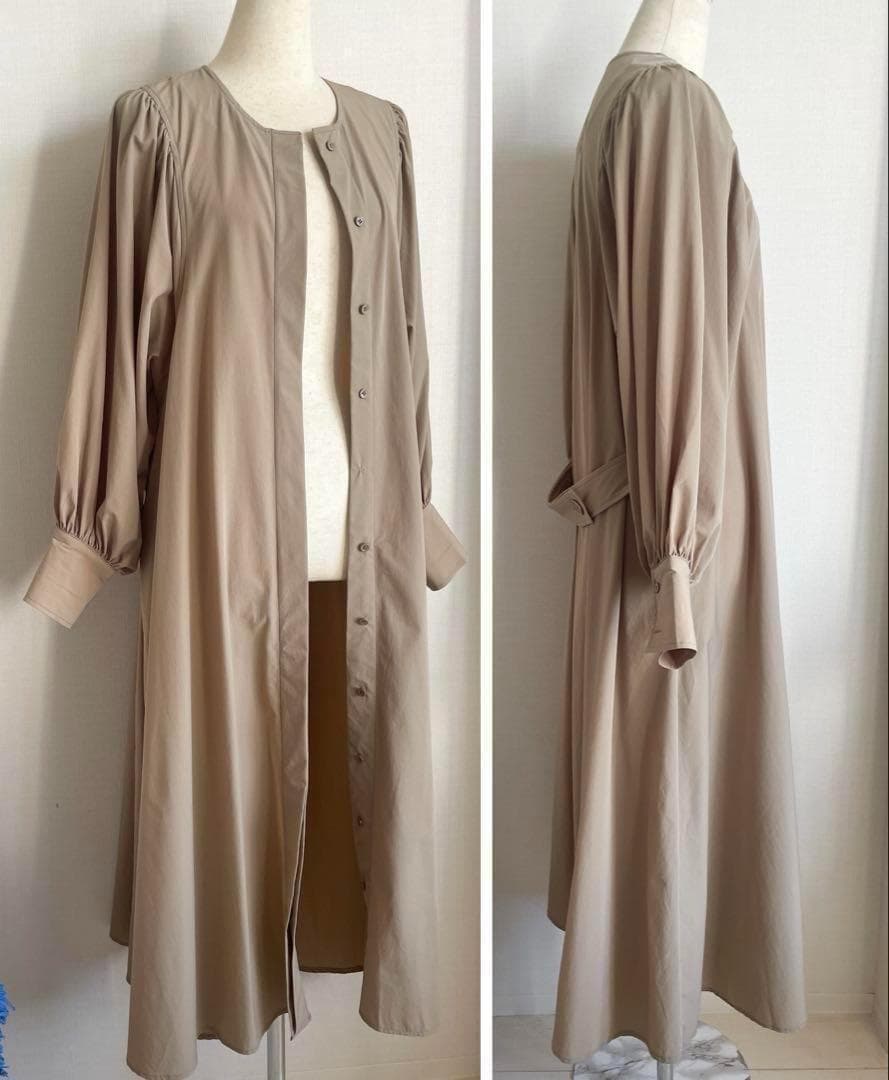 SUM1 STYLE/スミ スタイル　馬刺繍ワンピースコート　ベージュ　ホース