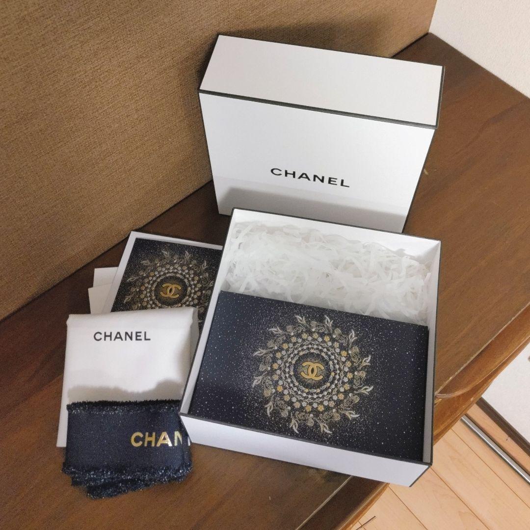 シャネル 2025クリスマスコフレ ホリデー限定 アイシャドウ マスカラ ポーチ