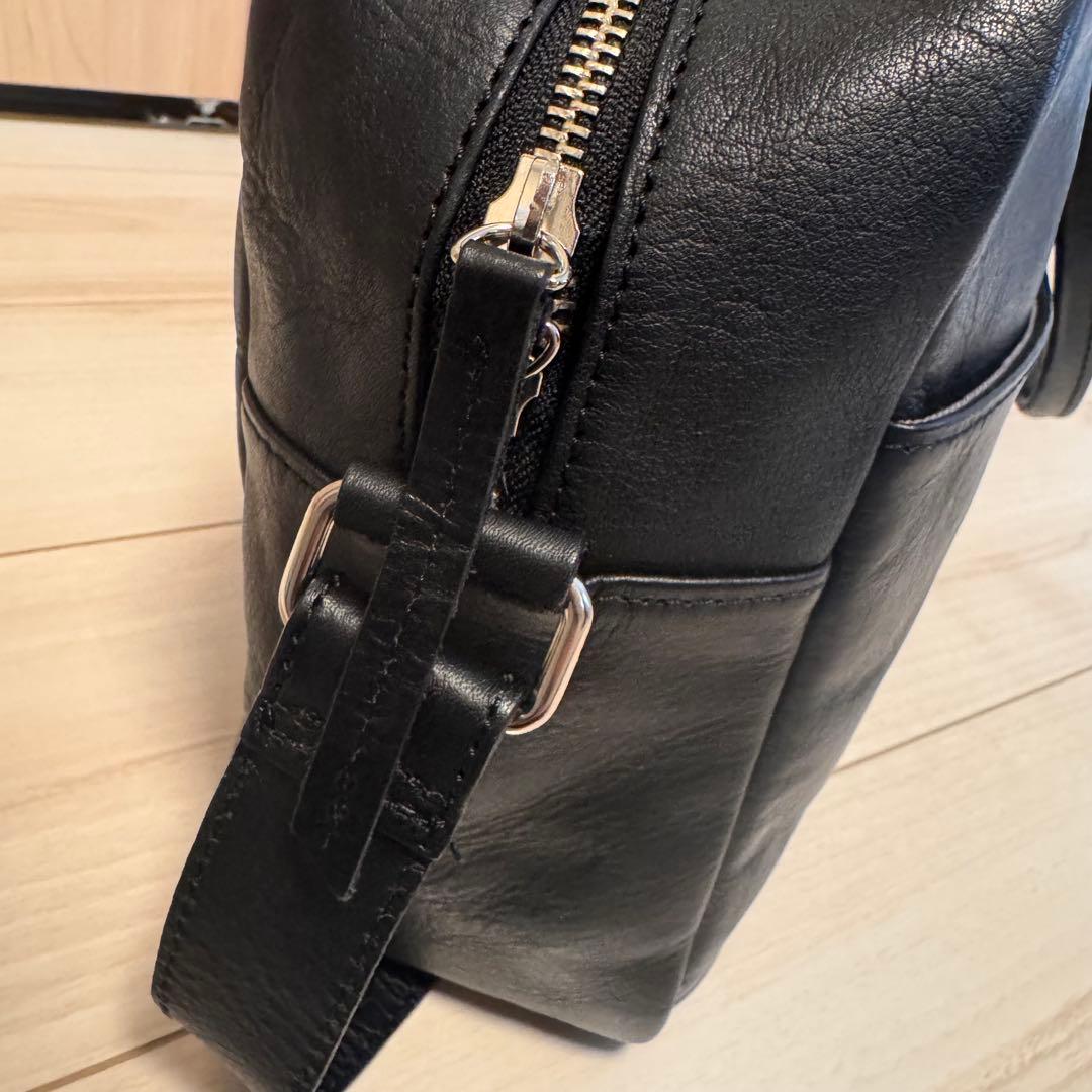 美品　マドリガル　おかかえバッグ　ブラックレザーショルダーバッグ