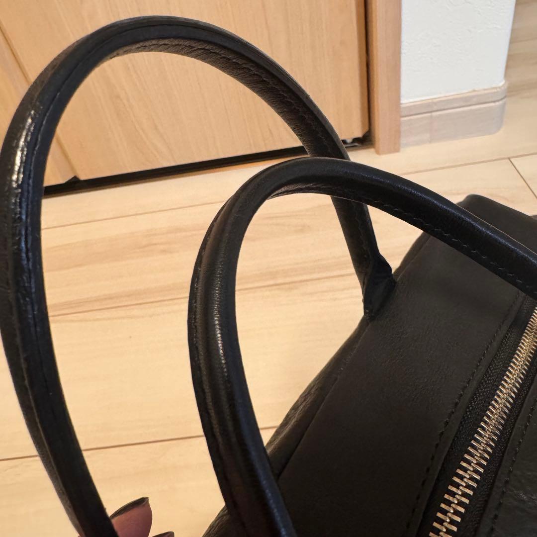 美品　マドリガル　おかかえバッグ　ブラックレザーショルダーバッグ