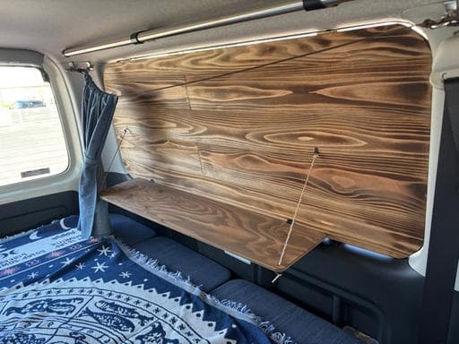 木目が美しい　ハイエース200系スーパーGL等　ウインドウパネル　車中泊