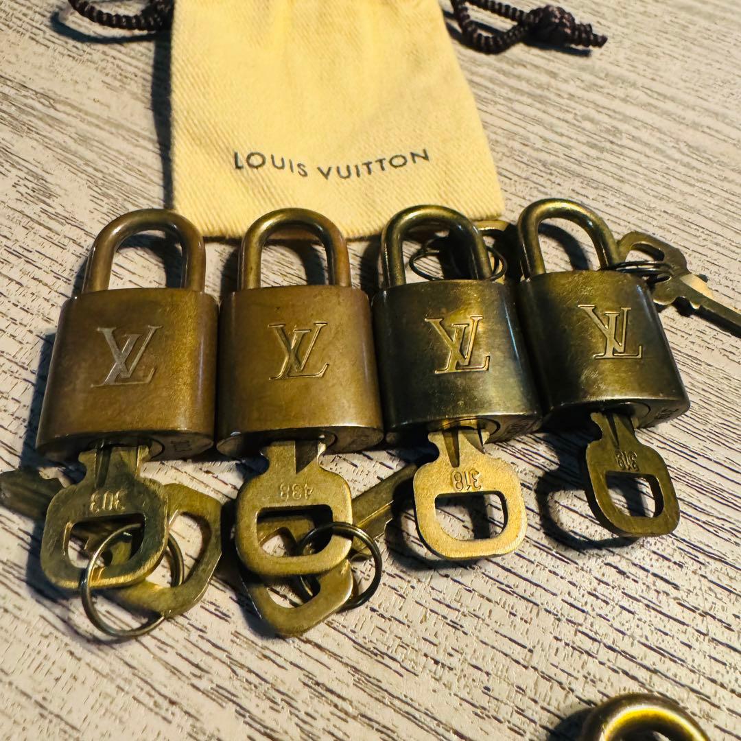 ルイヴィトン　カデナ　鍵　7点　セット 保存袋付