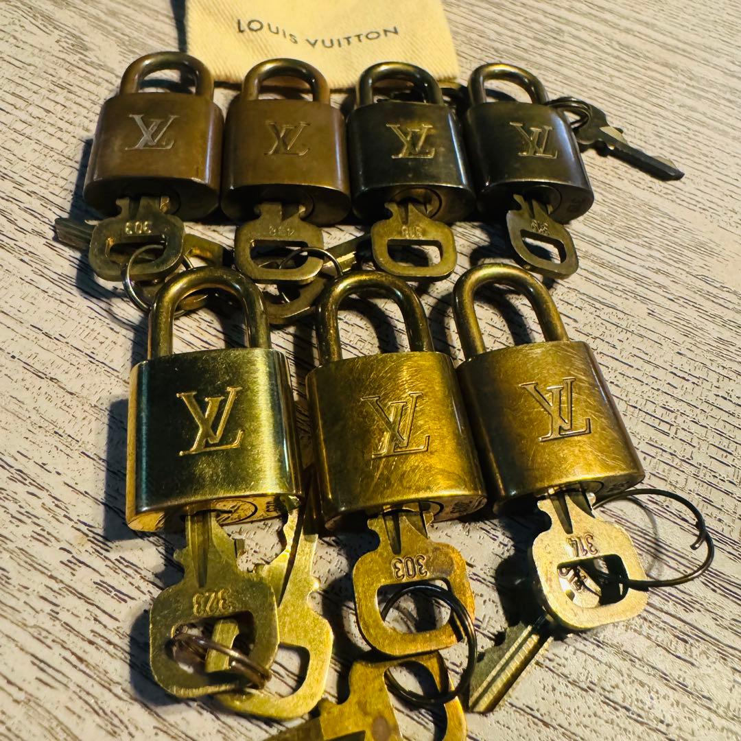 ルイヴィトン　カデナ　鍵　7点　セット 保存袋付