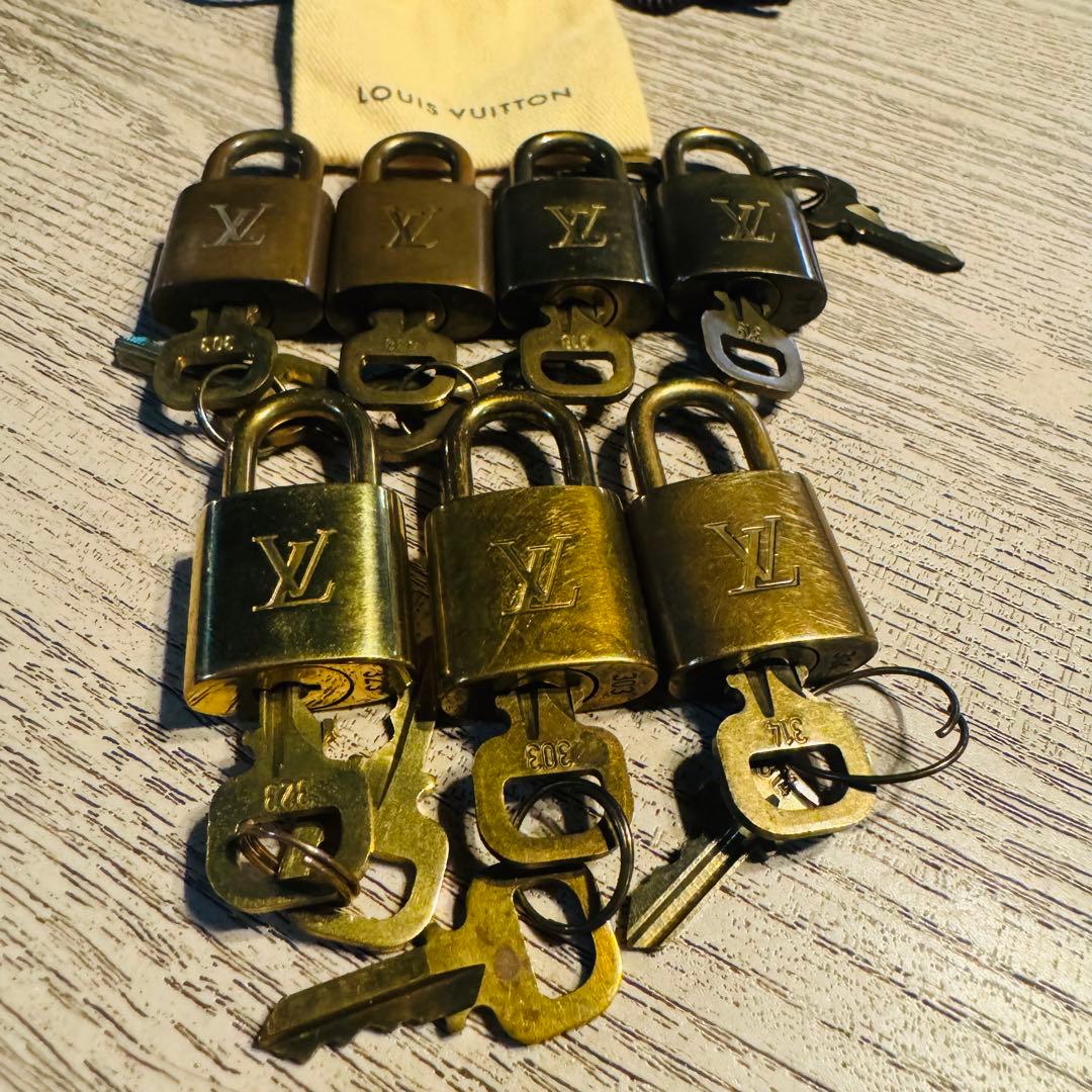 ルイヴィトン　カデナ　鍵　7点　セット 保存袋付