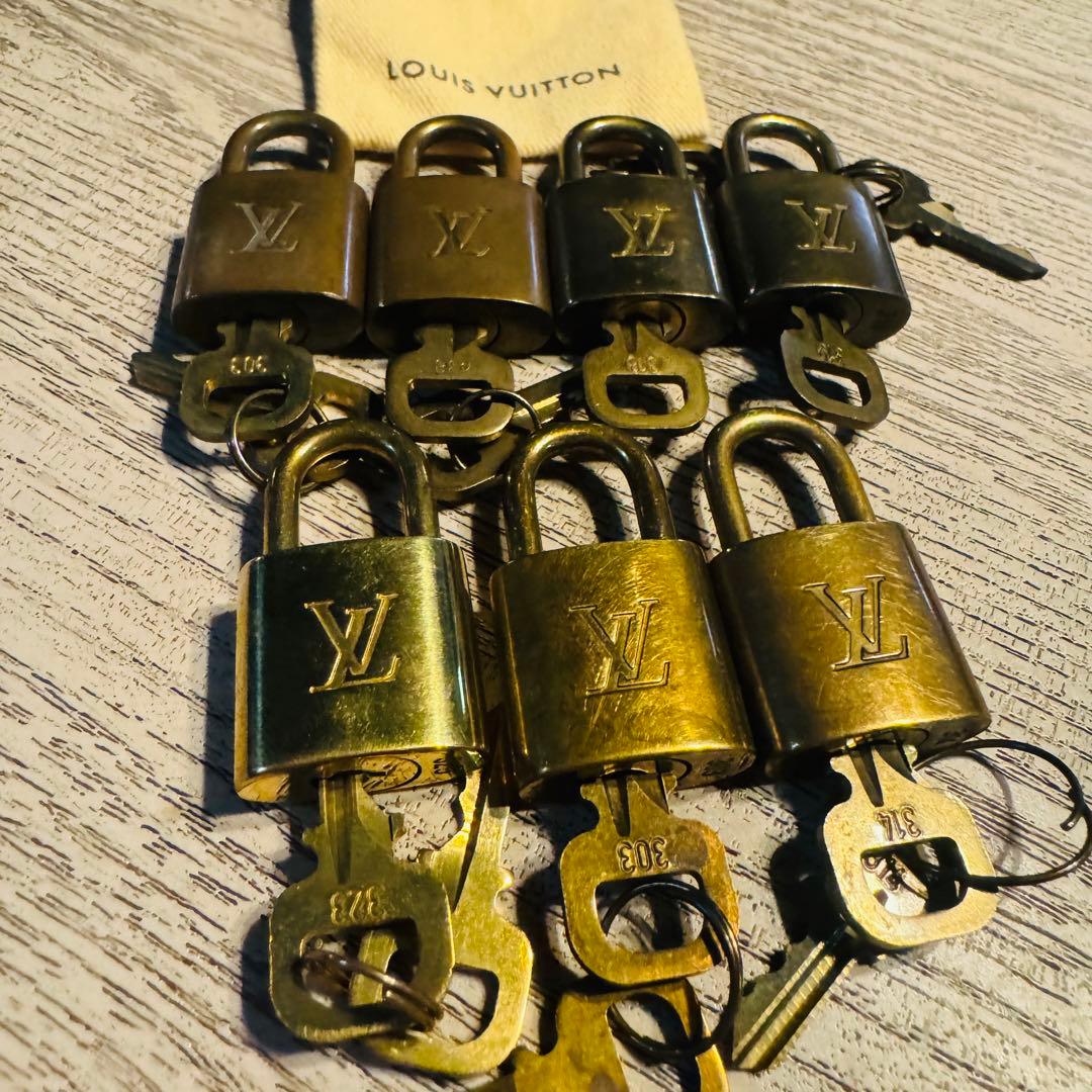 ルイヴィトン　カデナ　鍵　7点　セット 保存袋付