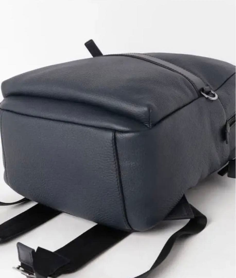 新品タグ付き　マイケルコース　バックパック　リュック 通勤　カジュアル　牛革