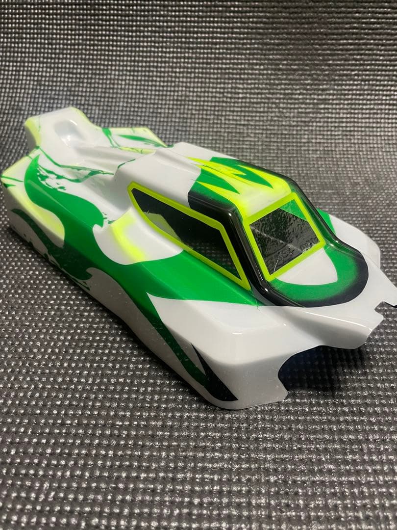 Jコンセプト製B84 S15用塗装済ボディ