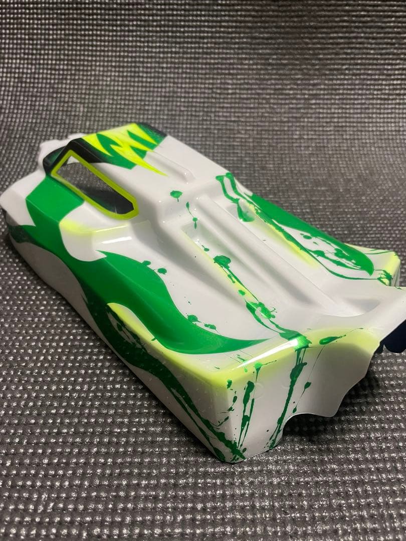 Jコンセプト製B84 S15用塗装済ボディ