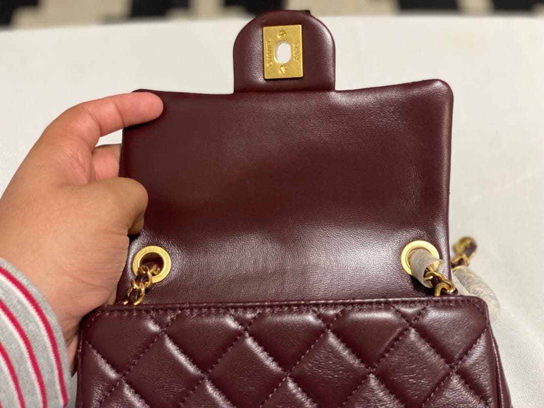 プ*o様 キルティング チェーンショルダーバッグ ボルドー ミニバッグ