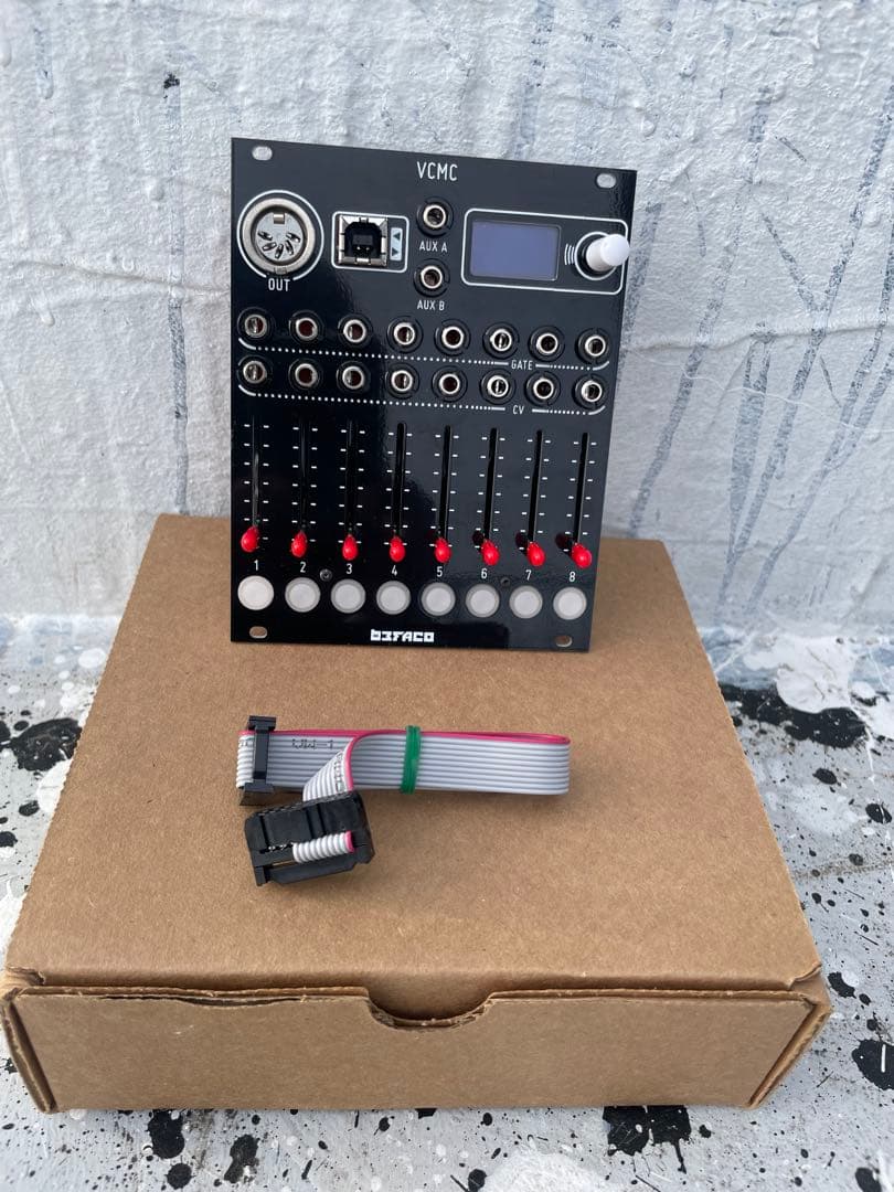 BEFACO VCMC ユーロラックモジュラーシンセ。ケーブルとボックス付き
