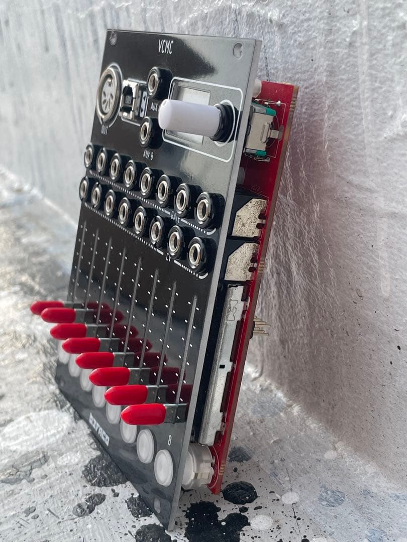 BEFACO VCMC ユーロラックモジュラーシンセ。ケーブルとボックス付き