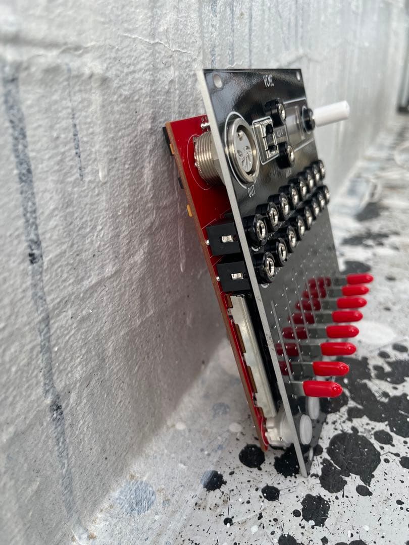 BEFACO VCMC ユーロラックモジュラーシンセ。ケーブルとボックス付き