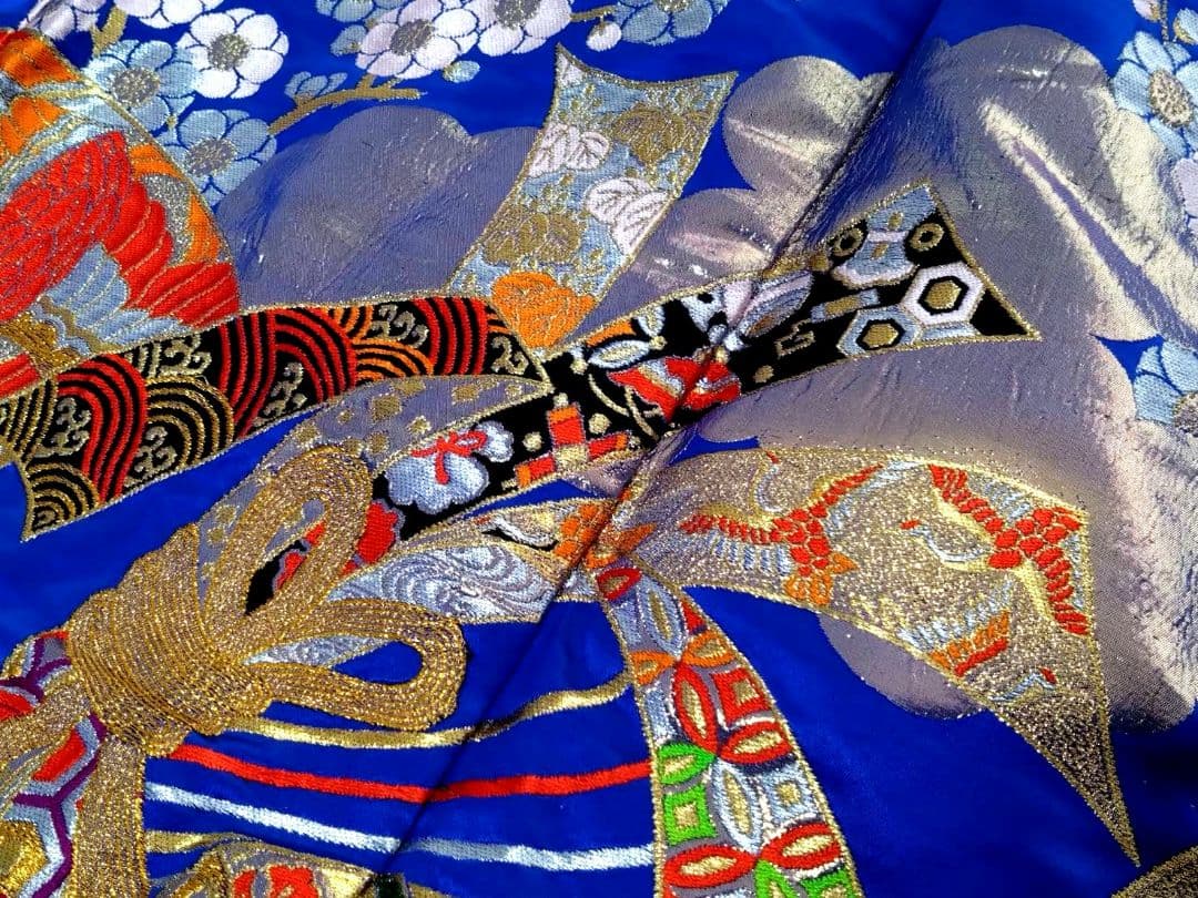 B225★豪華絢爛高級刺繍打掛★（金銀糸使用/蝶々/花柄）結婚式歌舞伎/大衆演劇