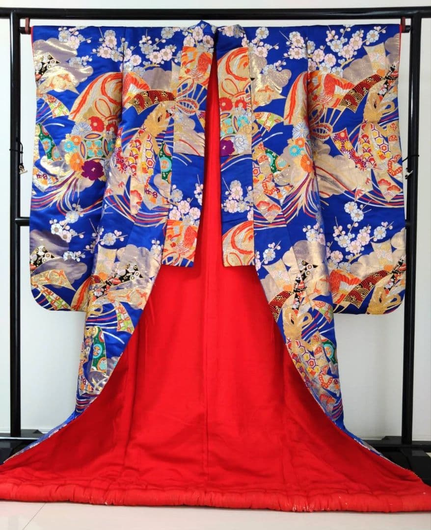 B225★豪華絢爛高級刺繍打掛★（金銀糸使用/蝶々/花柄）結婚式歌舞伎/大衆演劇