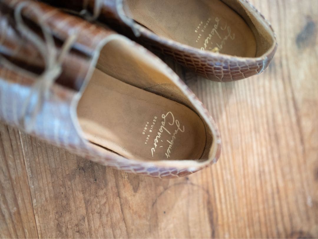 中古SOLOVIERE ソロヴィエール MATTHIEU 型押し レザー 42