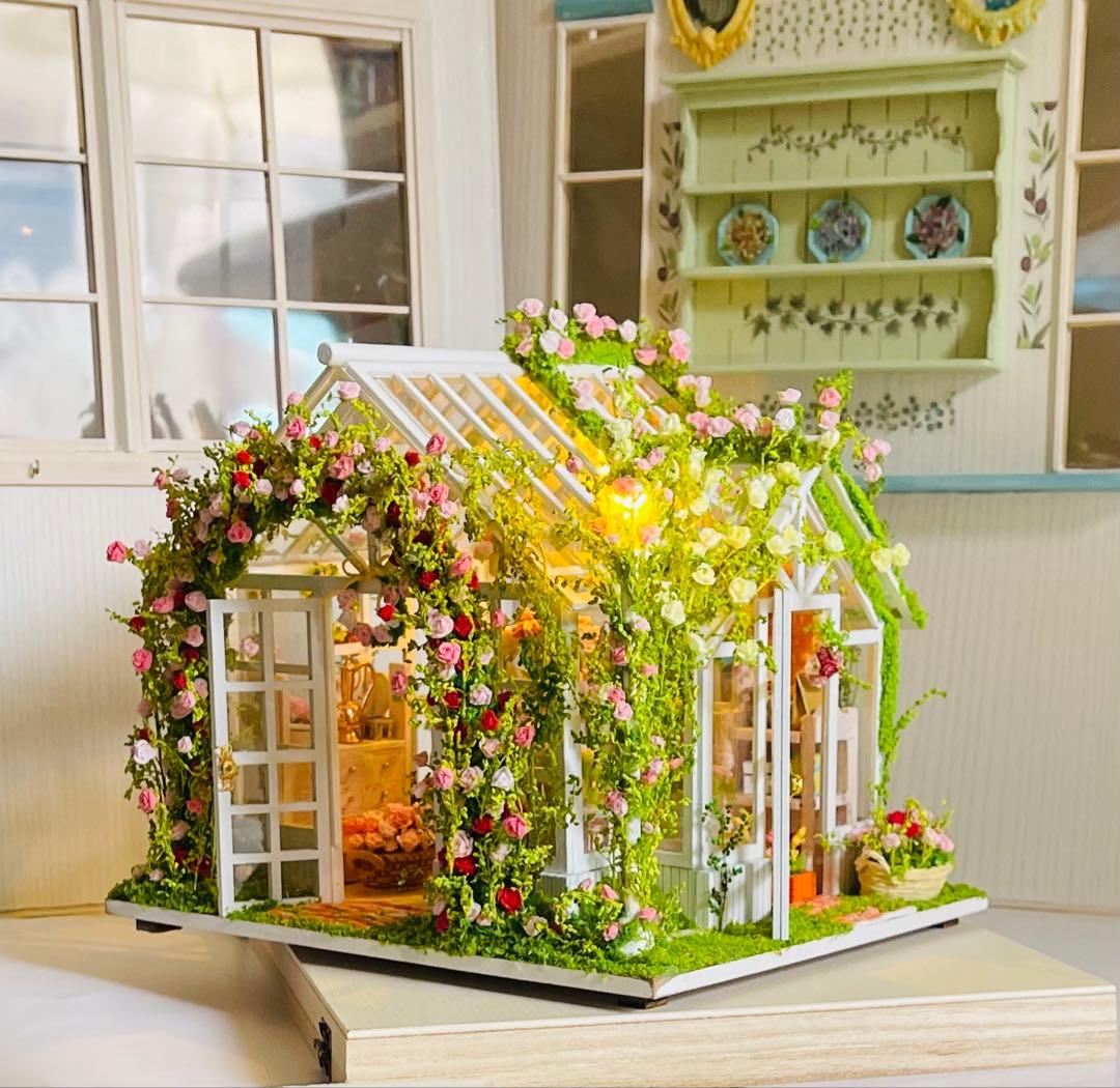 ミニチュアドールハウス大きな薔薇のアーチのローズガーデン イングリッシュガーデン