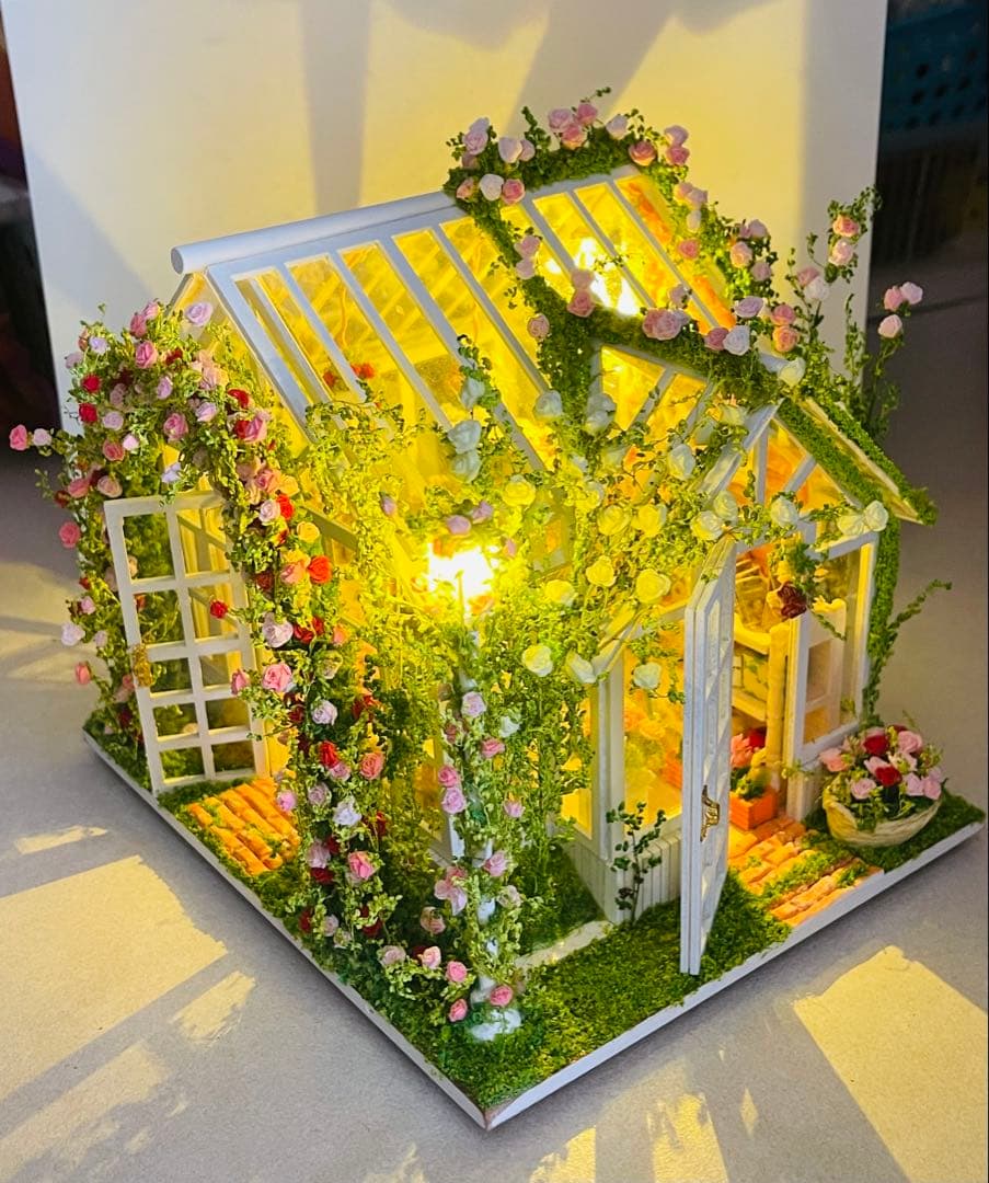 ミニチュアドールハウス大きな薔薇のアーチのローズガーデン イングリッシュガーデン