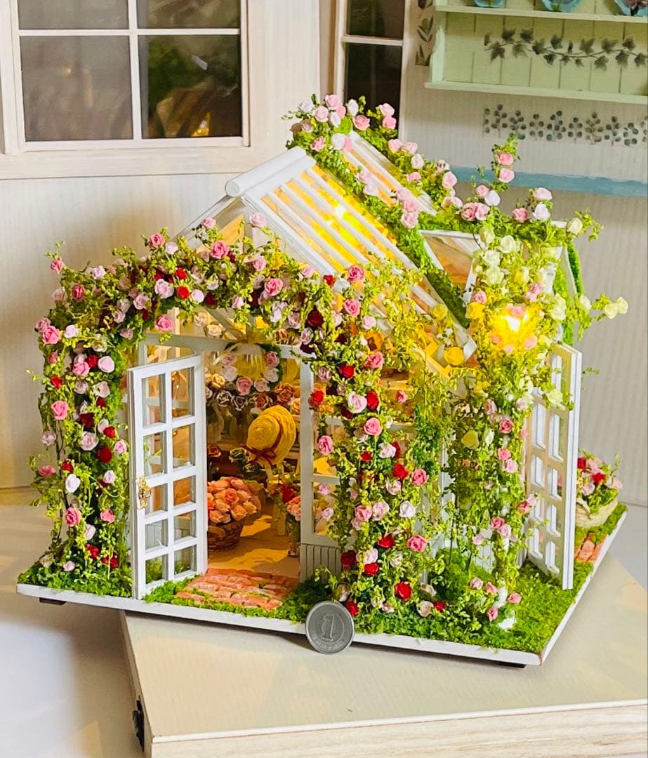 ミニチュアドールハウス大きな薔薇のアーチのローズガーデン イングリッシュガーデン