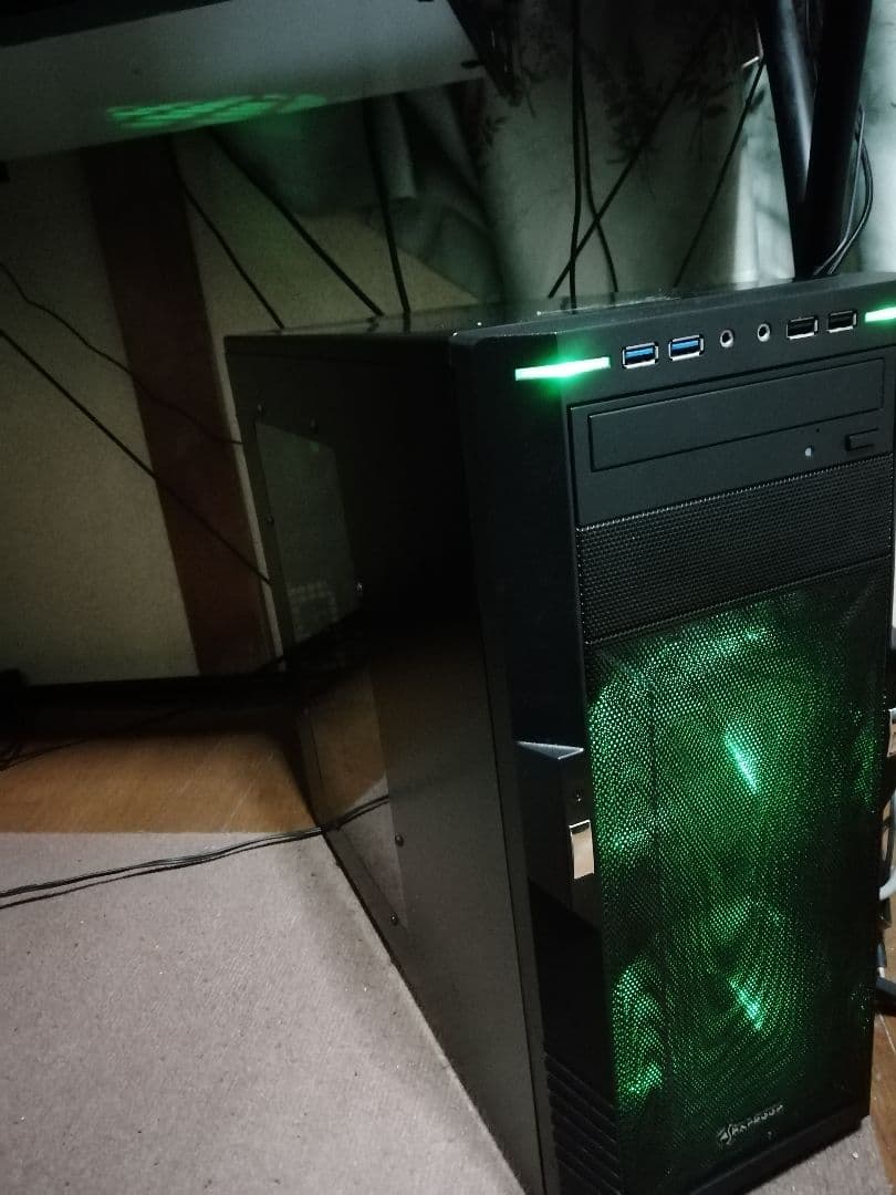 ゲーミングパソコン　(デスクトップ)