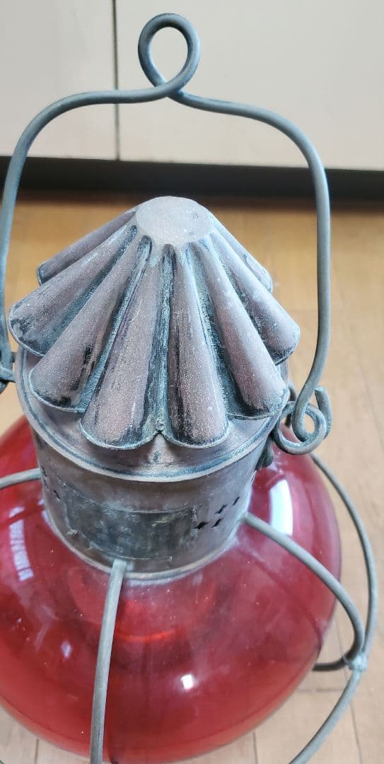 レトロ 赤いランタン　船舶灯