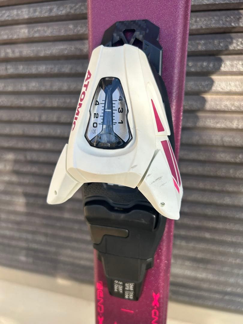 Atomic ジュニアスキー板 vantage 140cm ストック付き