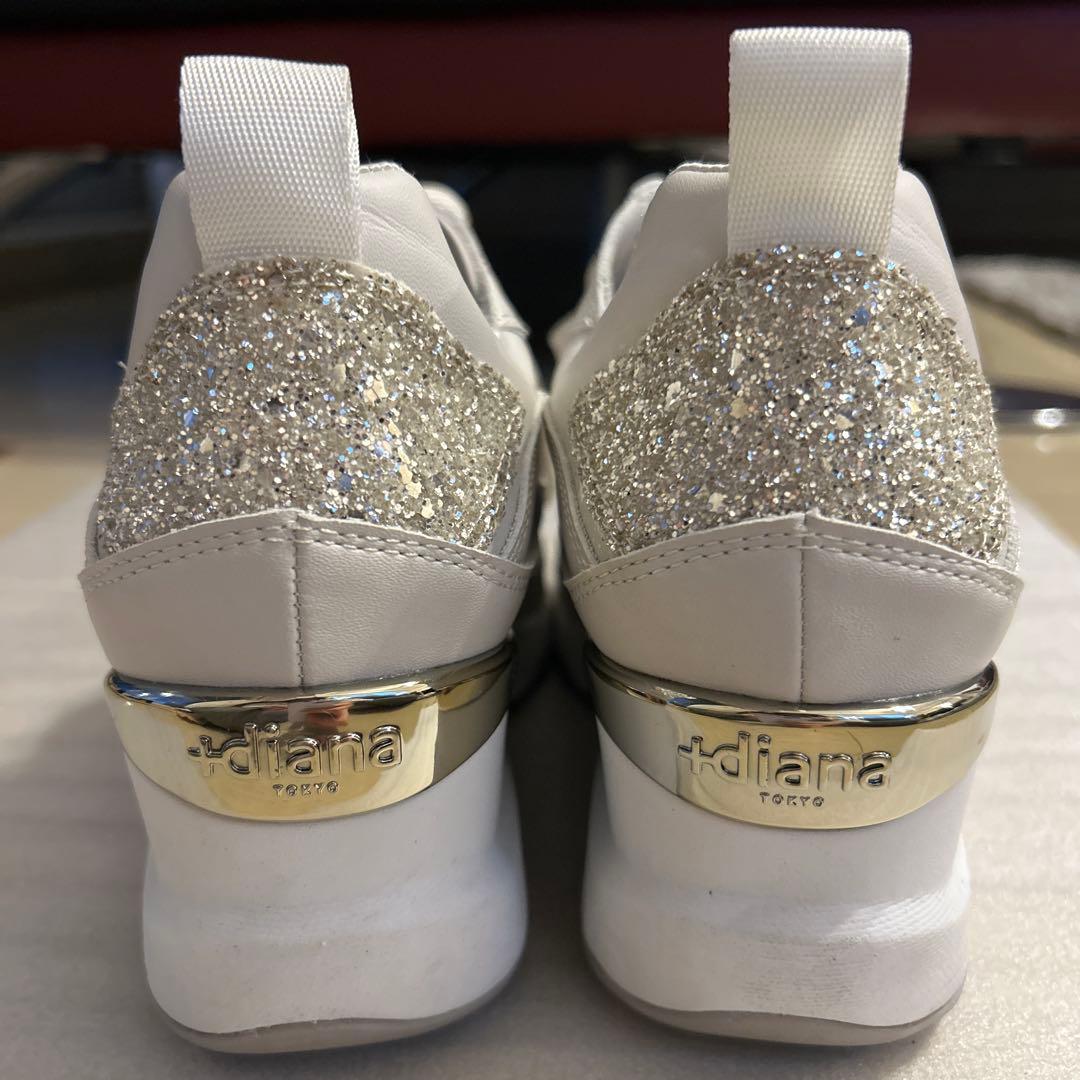 【＋diana】ホワイトビジュー付きスニーカー