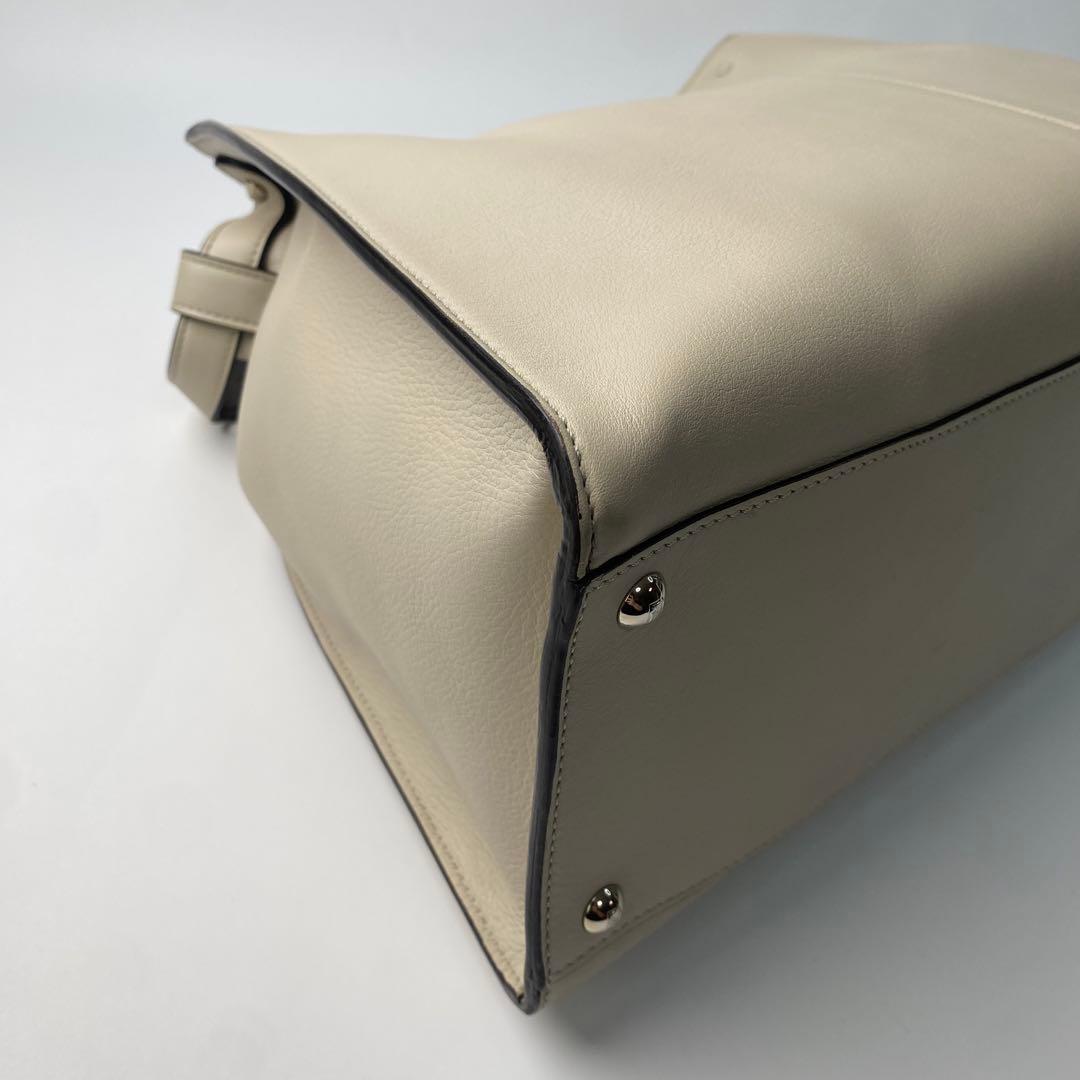 フェンディFENDI ピーカブー エックスライト ラージ 8BN304