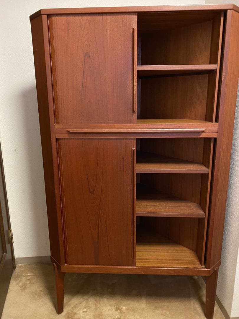 デンマーク　アンティーク　コーナーキャビネット