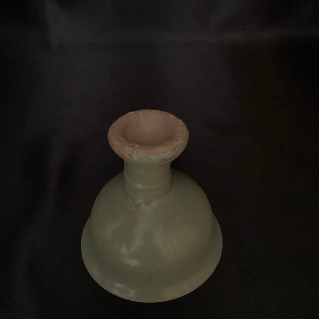 【昇龍洞】龍泉窯貼亀形紋馬上盃（明時代）