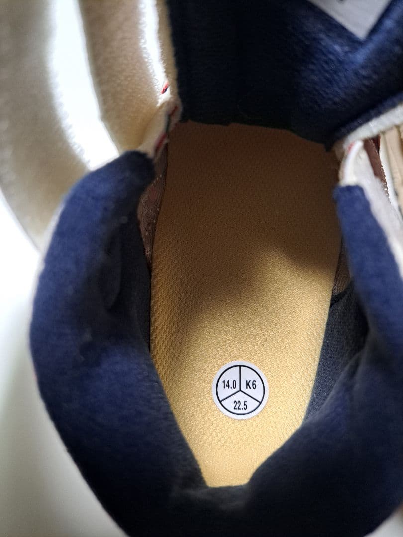 asics　ファミリア ベビーシューズ ホワイト/チェック