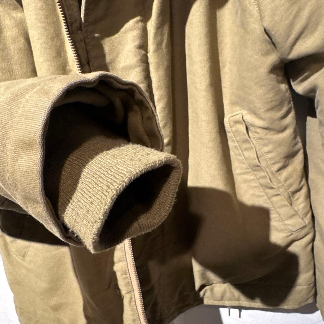 (後期型、タン/カーキ色)