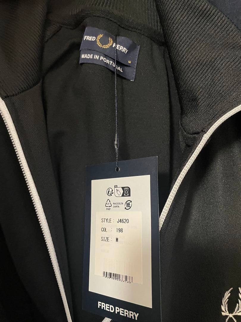 FRED PERRY ブラック ジップアップジャケット M 値札つき袋付き