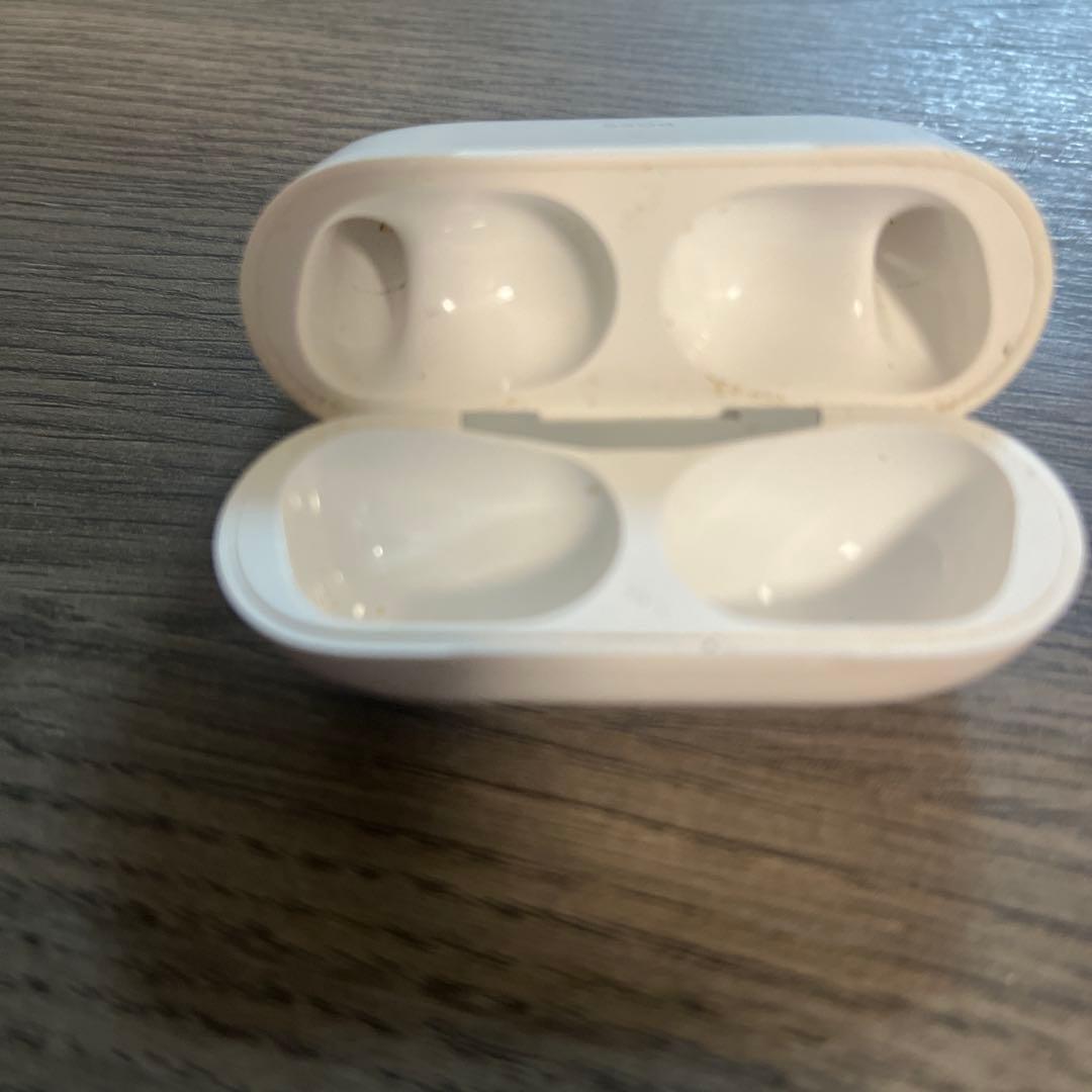 な*ん様 AirPods Pro 2世代ホワイト BOSSロゴ付き