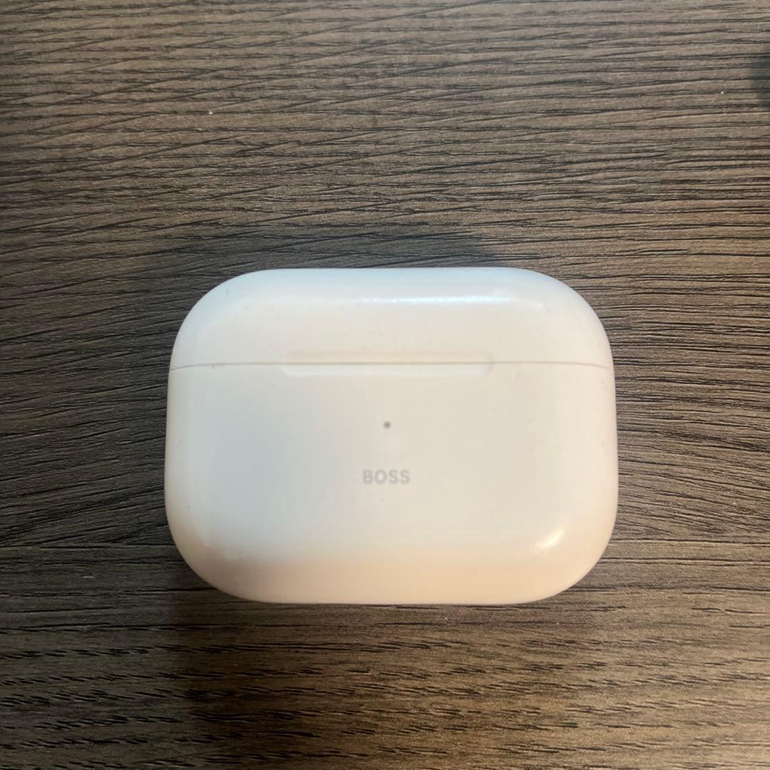 な*ん様 AirPods Pro 2世代ホワイト BOSSロゴ付き