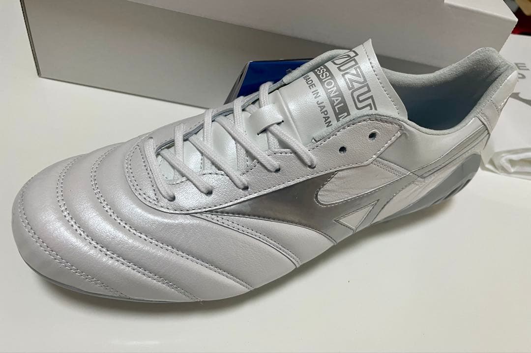 ミズノ　モレリア DNA ジャパン　ホワイト　シルバーホログラフィック