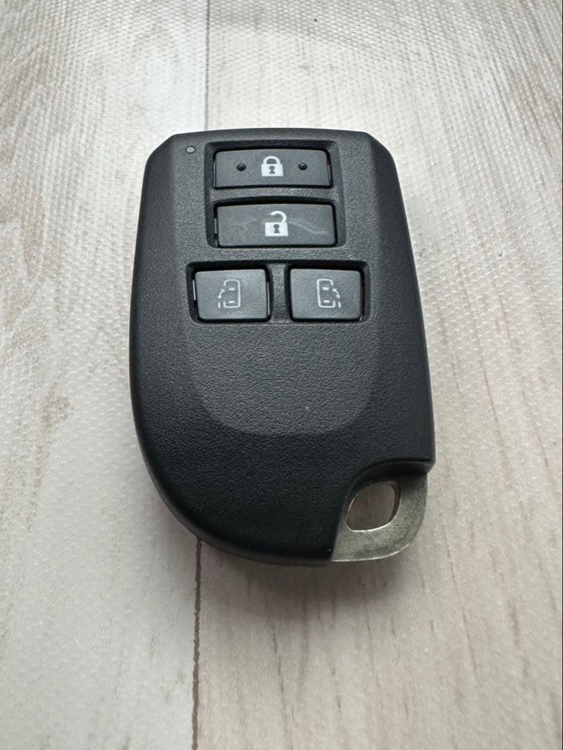 トヨタ　200 ハイエース　50thアニバーサリーリミテッド　スマートキー　美品