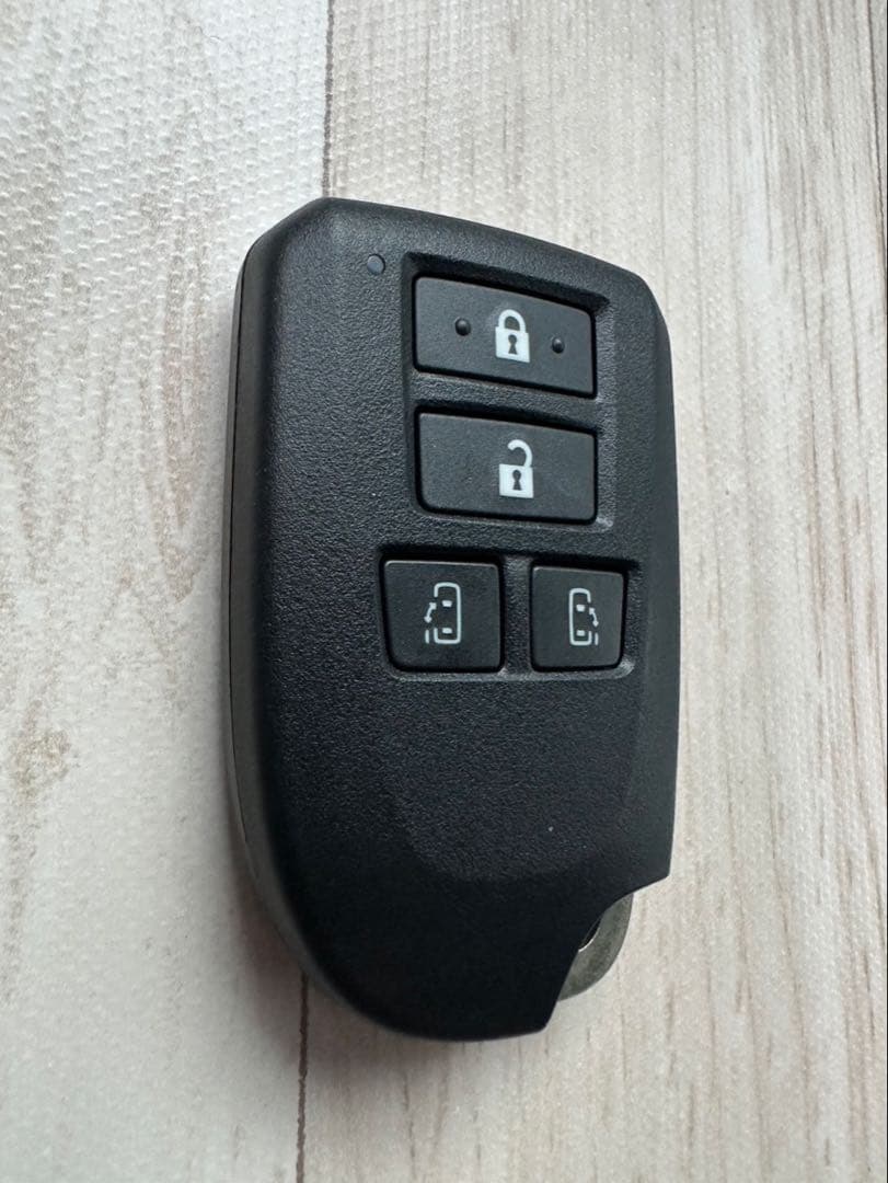 トヨタ　200 ハイエース　50thアニバーサリーリミテッド　スマートキー　美品