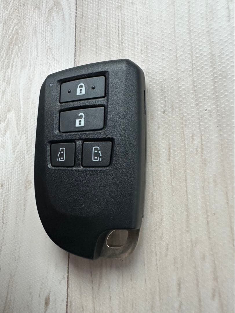 トヨタ　200 ハイエース　50thアニバーサリーリミテッド　スマートキー　美品