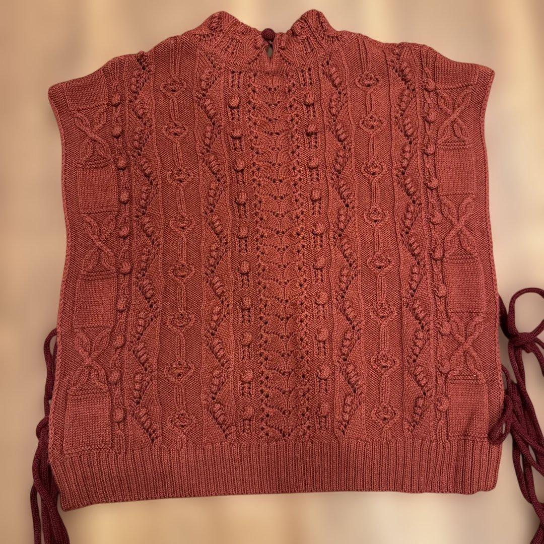 マメクロゴウチ　ニットベスト　ボルドー