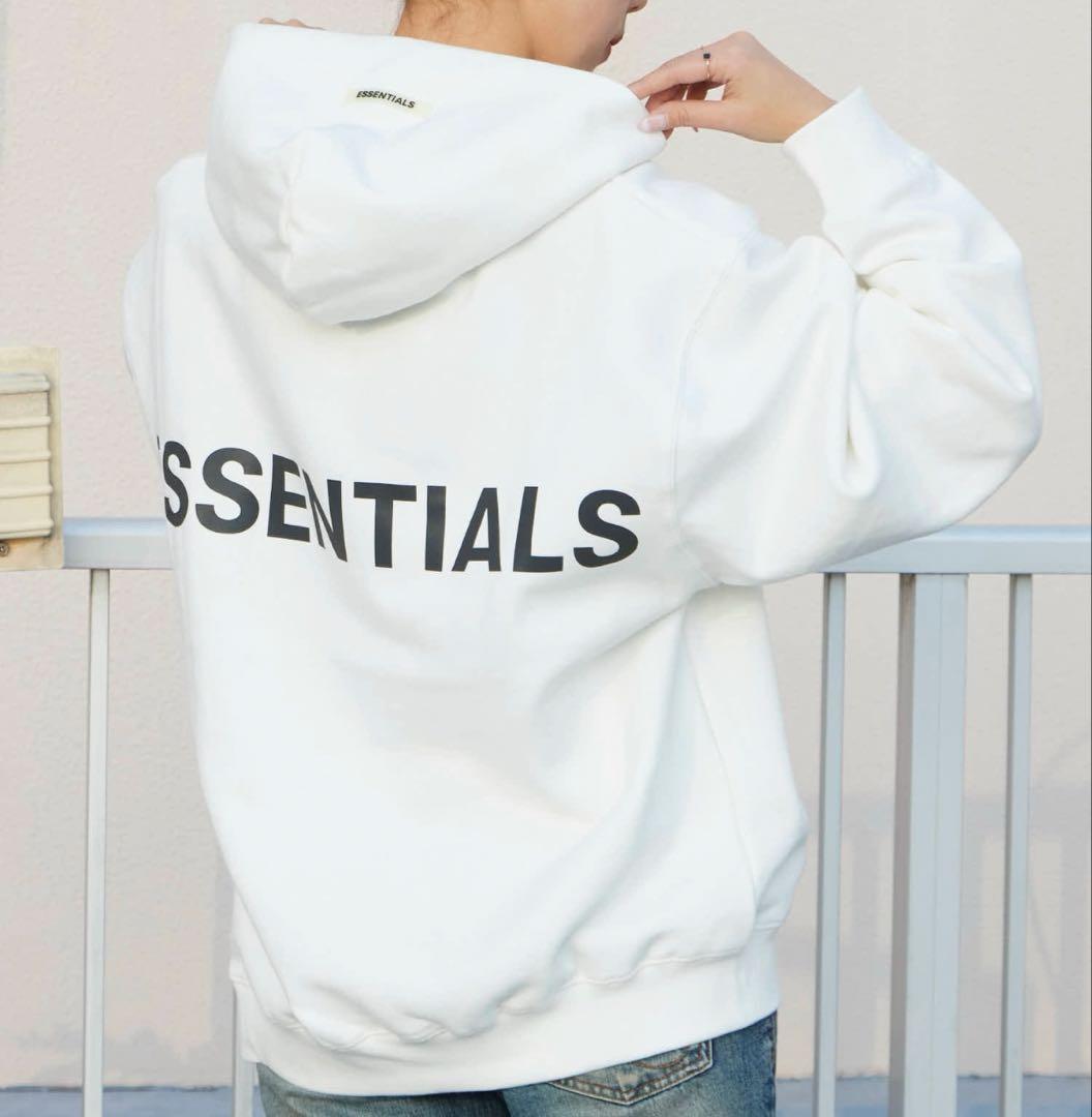 ESSENTIALSパーカー
