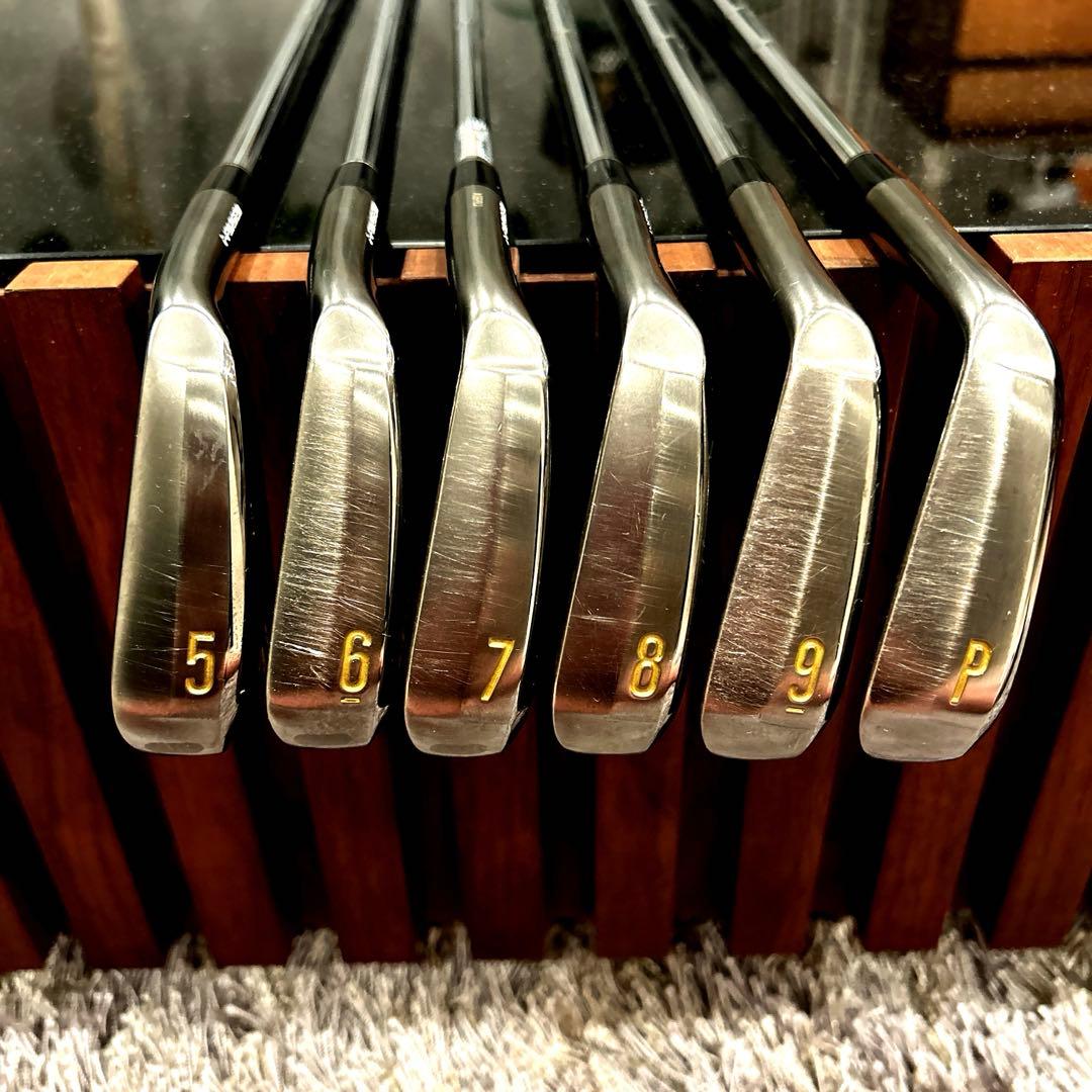 限定！スリクソンzxi5アイアンブラッククロム