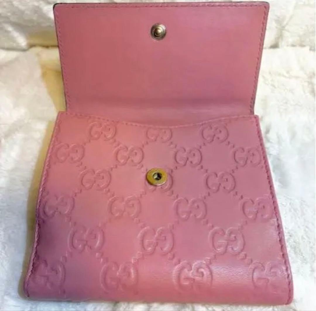 ✨GUCCIピンクレザー 二つ折り財布 ハート金具付き✨