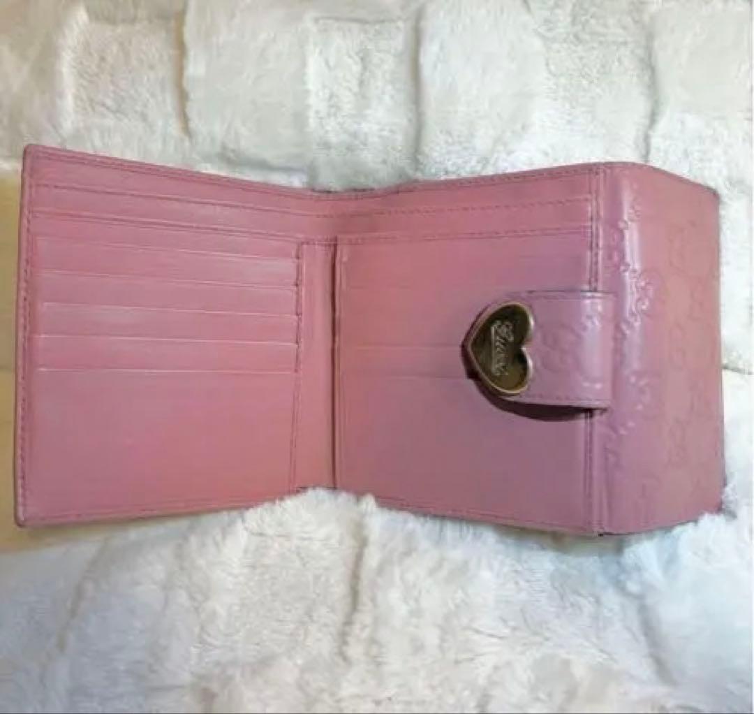 ✨GUCCIピンクレザー 二つ折り財布 ハート金具付き✨