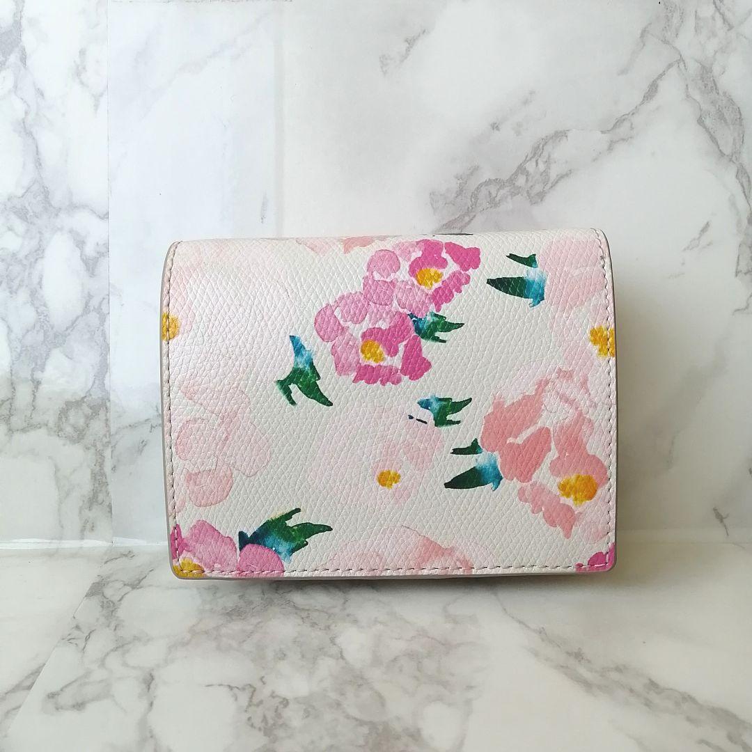 【新品】 フルラ 二つ折り 財布 ホワイト フラワー