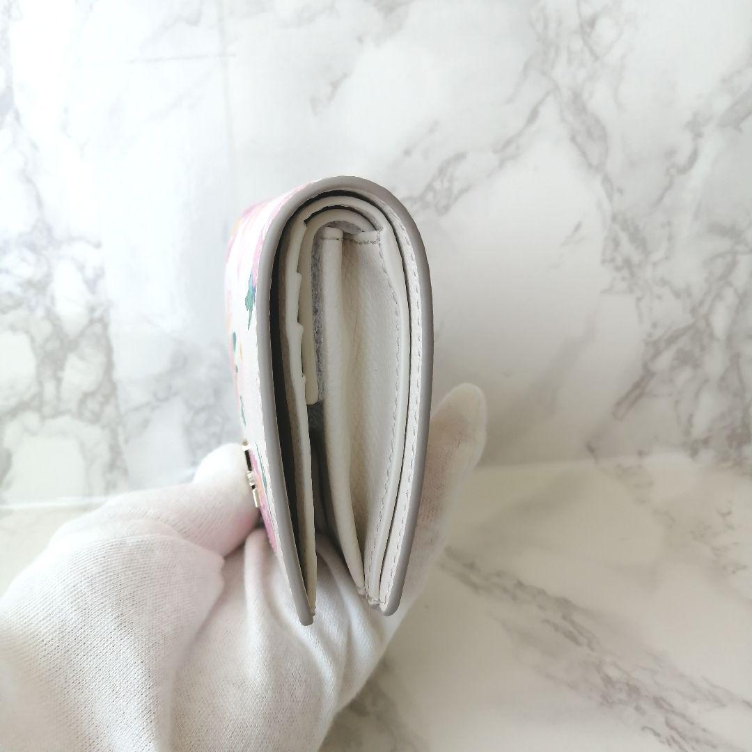 【新品】 フルラ 二つ折り 財布 ホワイト フラワー