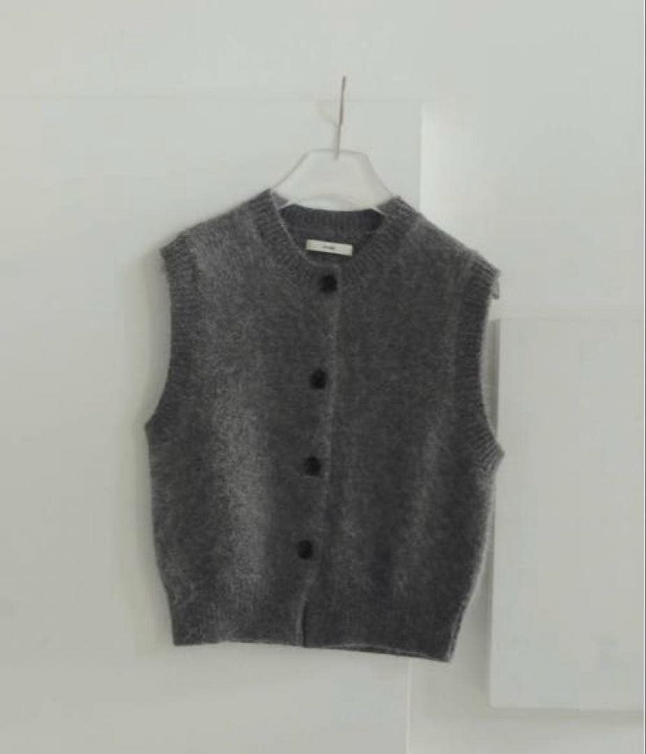 トップス anuke Crewneck Botton Vest