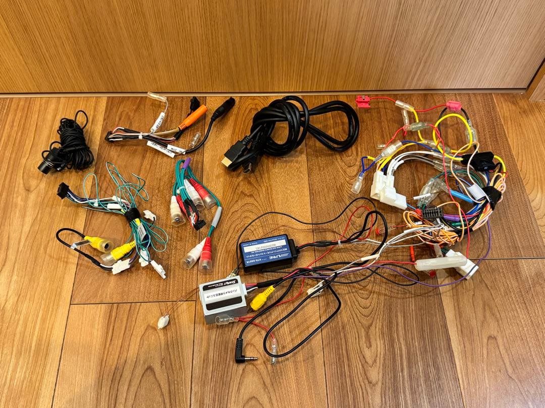 ALPINE DAF11Z ディスプレイオーディオ　トヨタ車用変換キット付き