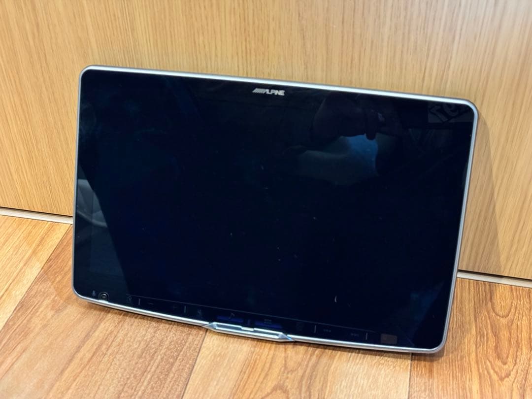 ALPINE DAF11Z ディスプレイオーディオ　トヨタ車用変換キット付き