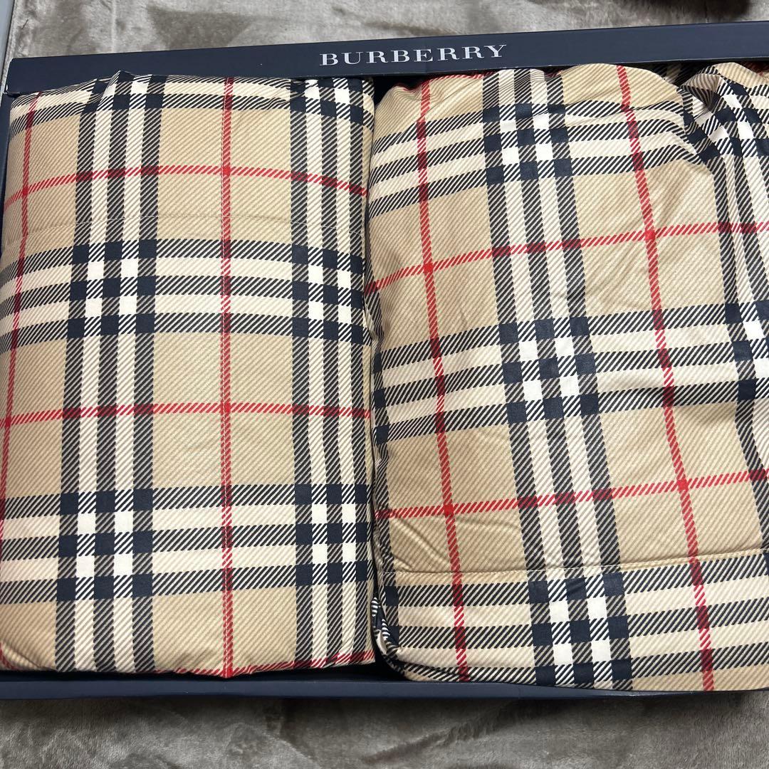 【新品未使用】BURBERRY 羽毛肌掛け布団　2枚セット　チェック柄