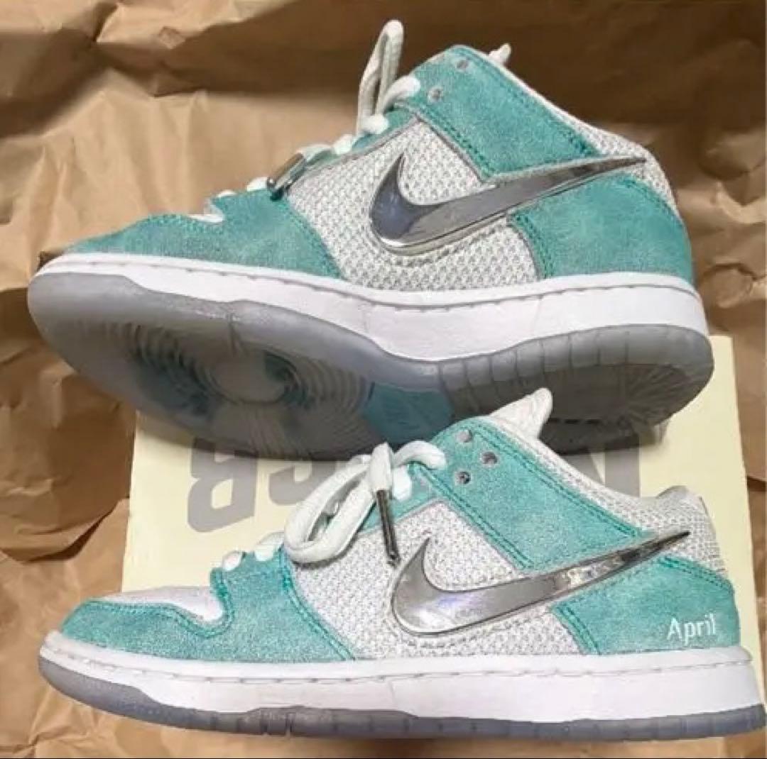 APRIL SKATEBOARDS × Nike SB Dunk Low Pro